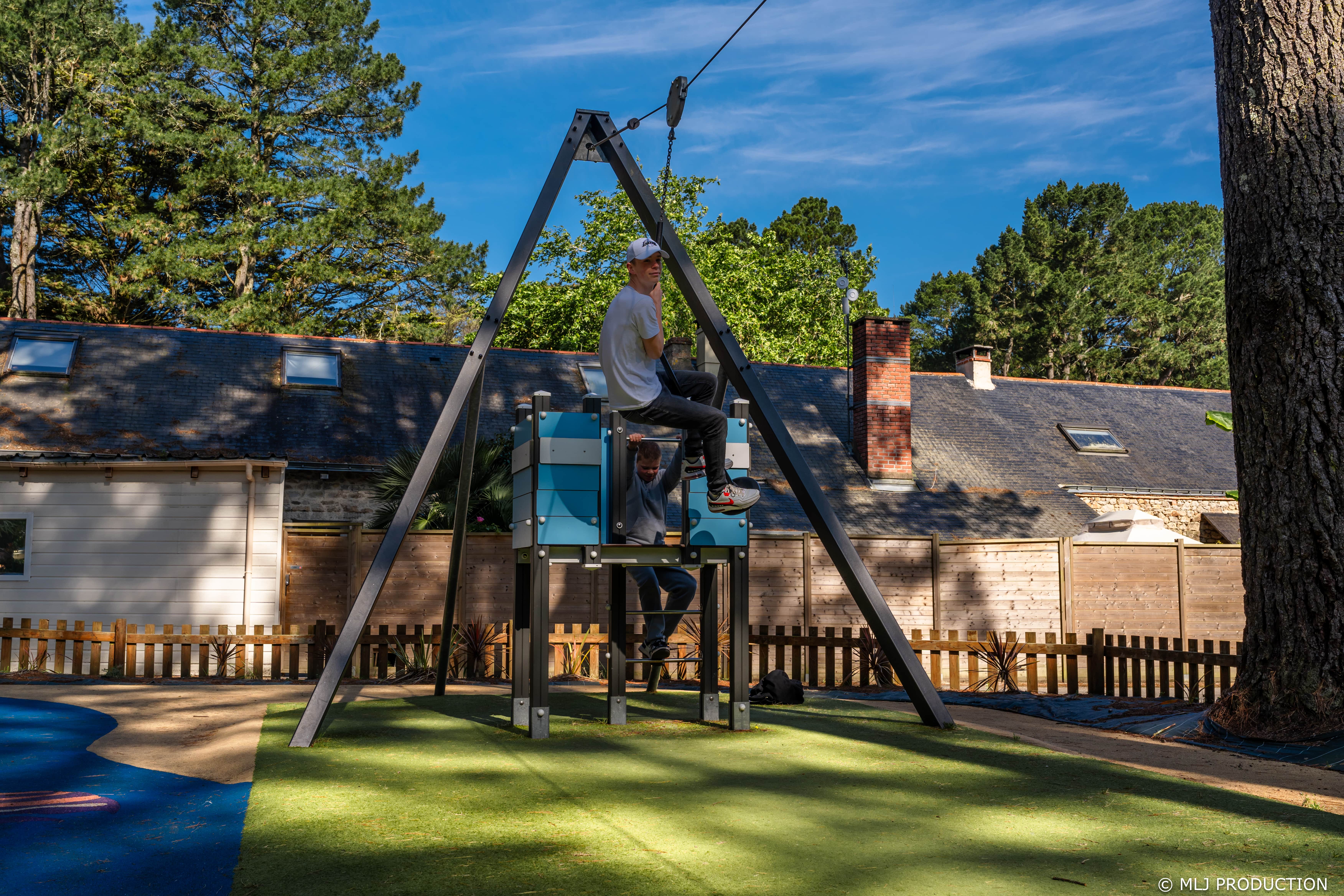 0002_A7405255-min.jpg